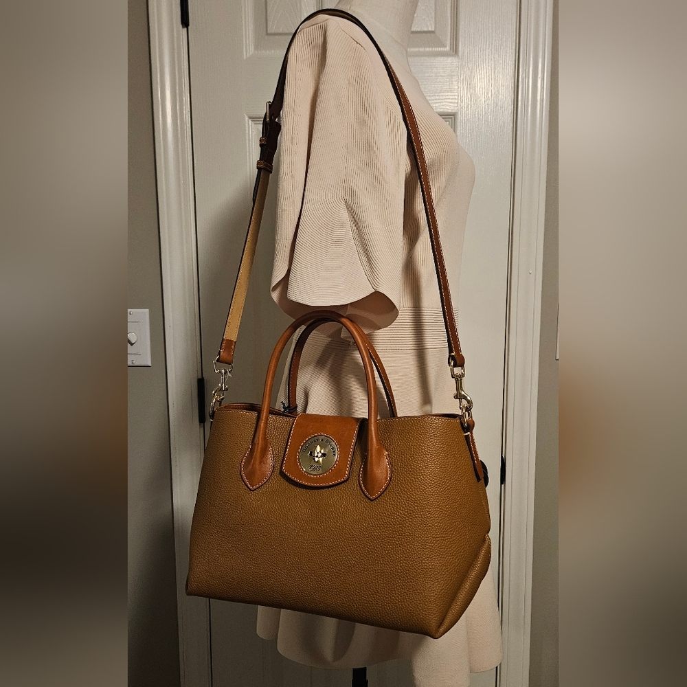 NWT Dooney & Bourke Pebble Grain Leather Handle Tote 30: Caramel Color - Picture 6 of 15